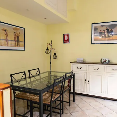 Tom'S House-2